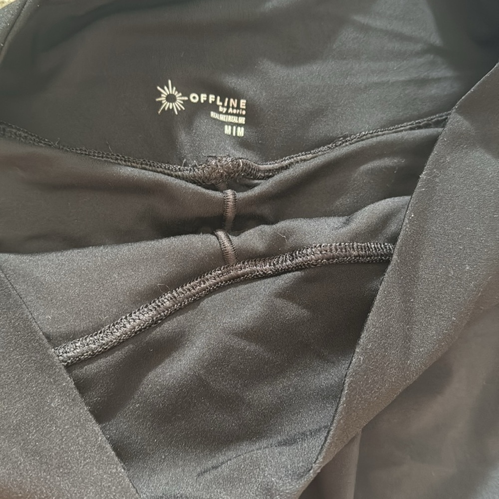 Aerie Women's Black Athletic Shorts - Picture 2 of 3